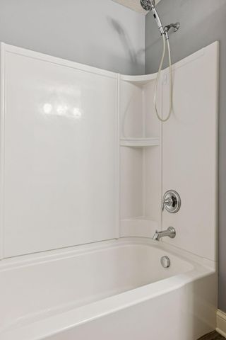 3081 Countryside Avenue B, Woodbury, MN 55129