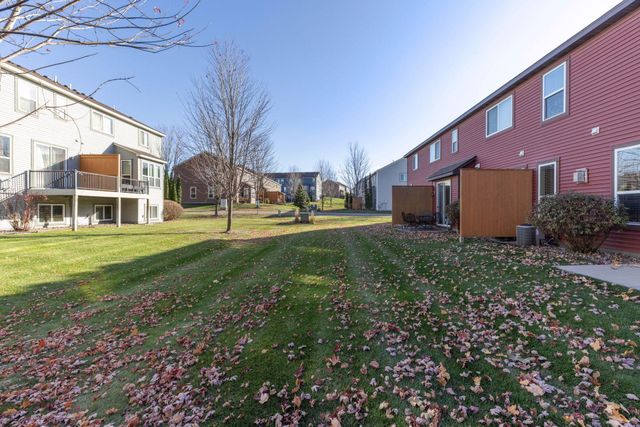 3081 Countryside Avenue B, Woodbury, MN 55129