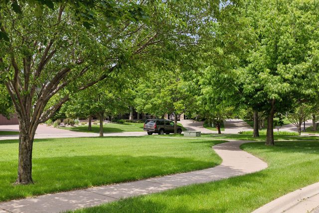 3081 Countryside Avenue B, Woodbury, MN 55129