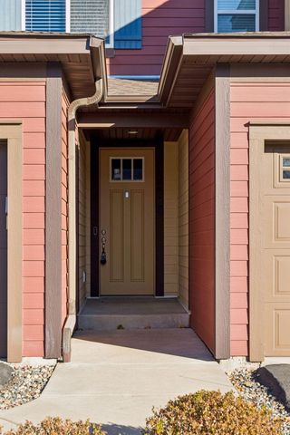 3081 Countryside Avenue B, Woodbury, MN 55129