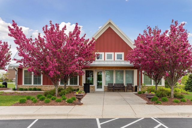 3081 Countryside Avenue B, Woodbury, MN 55129