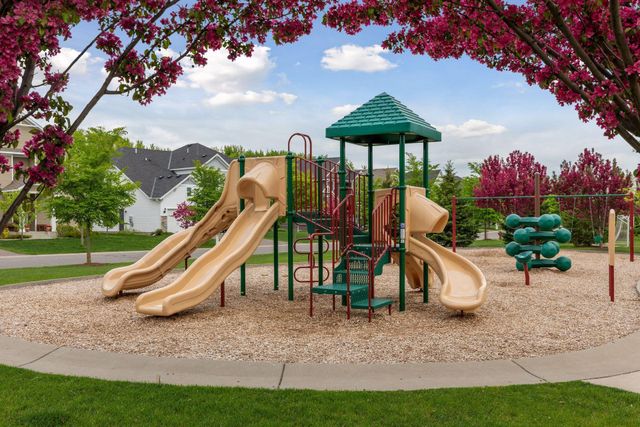 3081 Countryside Avenue B, Woodbury, MN 55129