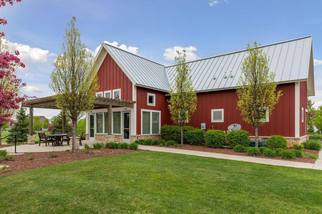 3081 Countryside Avenue B, Woodbury, MN 55129