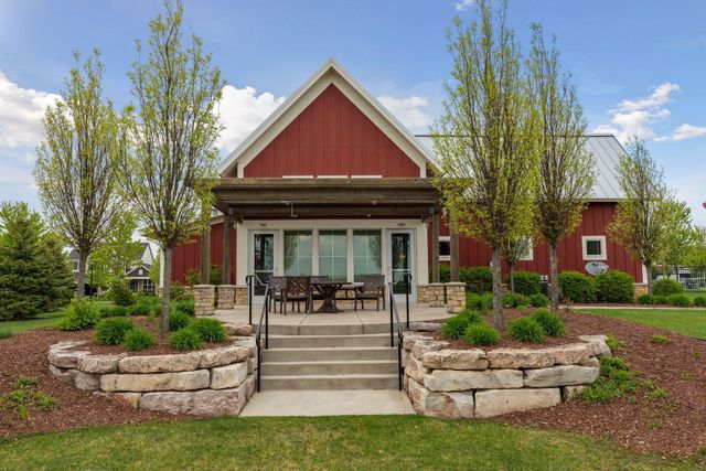 3081 Countryside Avenue B, Woodbury, MN 55129