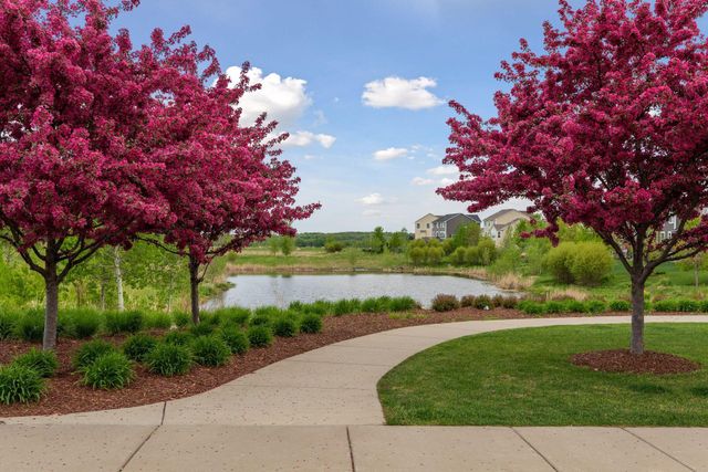 3081 Countryside Avenue B, Woodbury, MN 55129