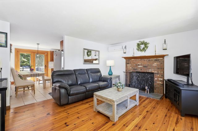 10 Checkerberry Lane, Forestdale, MA 02644