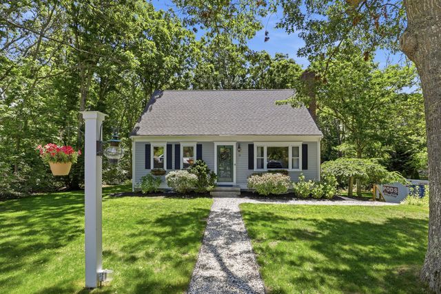 10 Checkerberry Lane, Forestdale, MA 02644