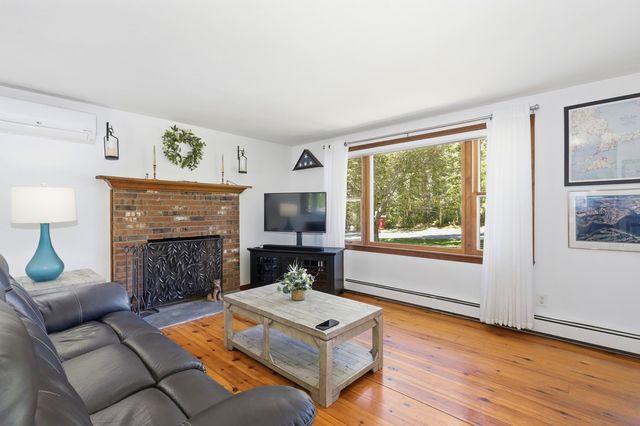10 Checkerberry Lane, Forestdale, MA 02644