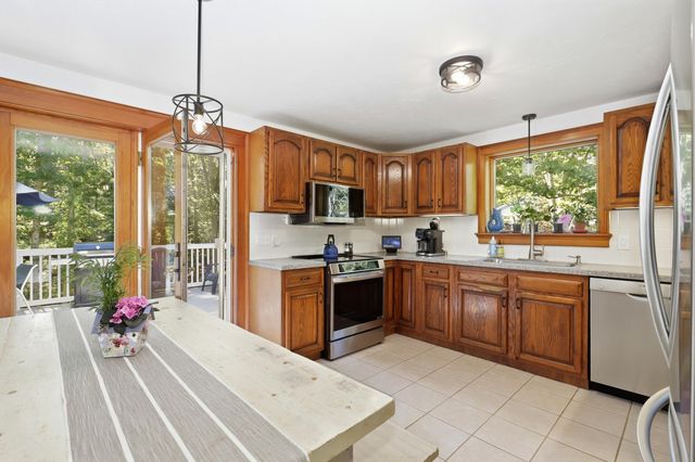 10 Checkerberry Lane, Forestdale, MA 02644