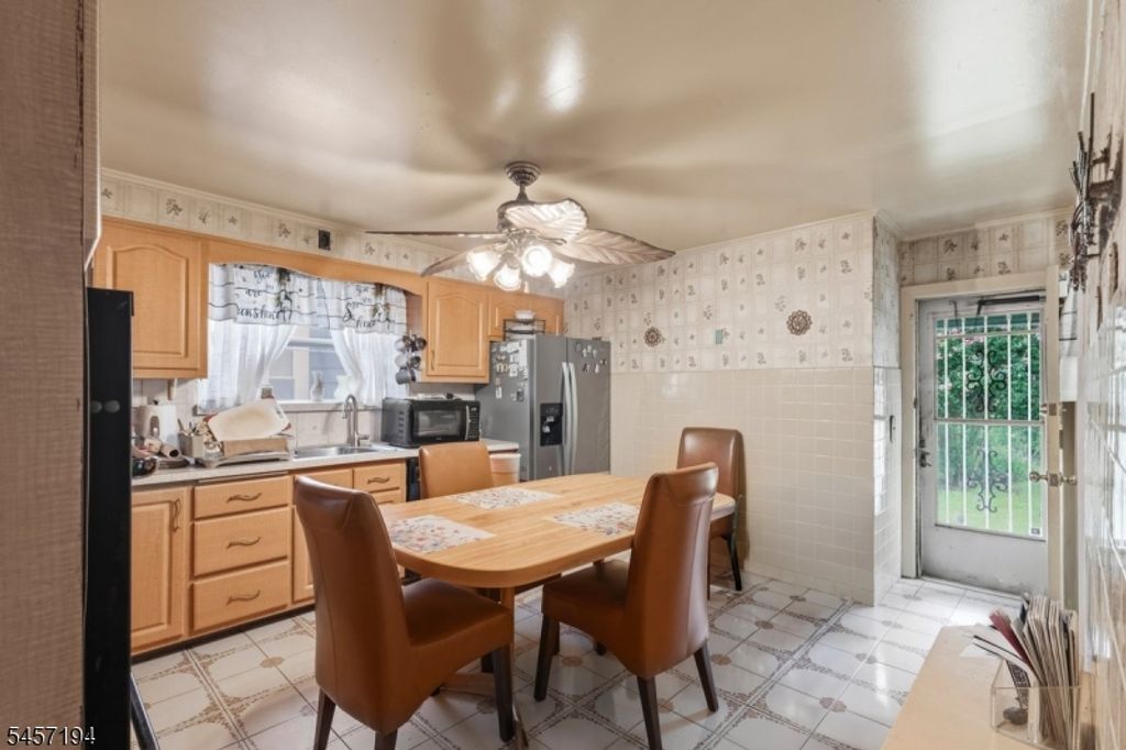 132 Elm St, City Of Orange Twp., NJ 07050 — photo 4
