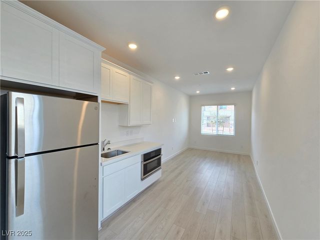 530 Preston Crest Street, Henderson, NV 89011