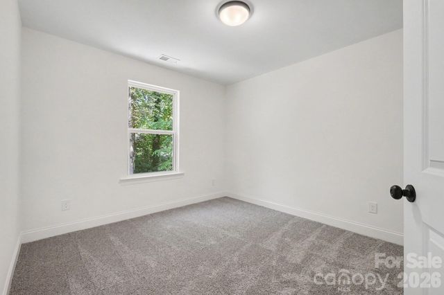 1425 23rd Avenue Place NE, Hickory, NC 28601