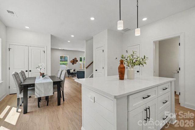1425 23rd Avenue Place NE, Hickory, NC 28601