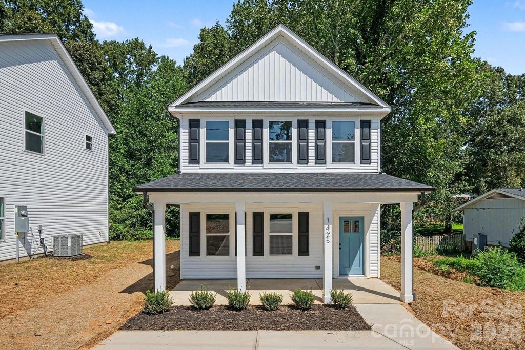 1425 23rd Avenue Place NE, Hickory, NC 28601