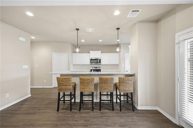 536 Momma Bear Drive, College Station, TX 77845