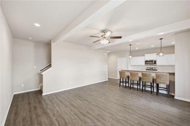 536 Momma Bear Drive, College Station, TX 77845