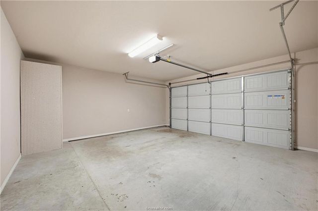 536 Momma Bear Drive, College Station, TX 77845