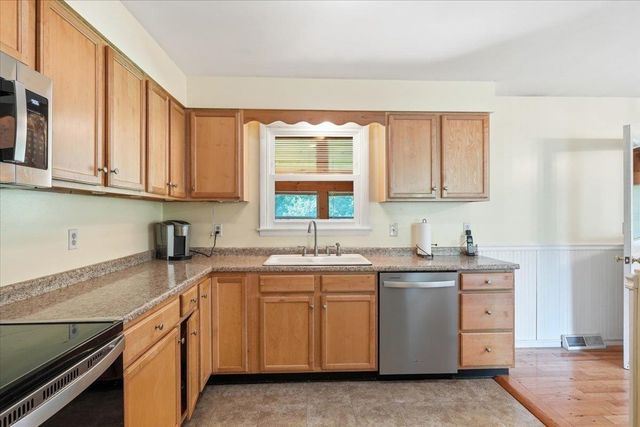 162 Stirrup Circle, Williston, VT 05495