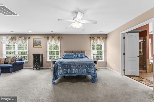 5777 WATERLOO BRIDGE CIR, Haymarket, VA 20169