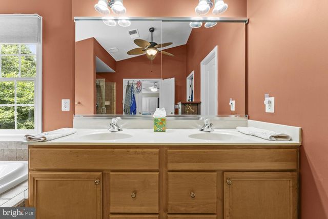 5777 WATERLOO BRIDGE CIR, Haymarket, VA 20169