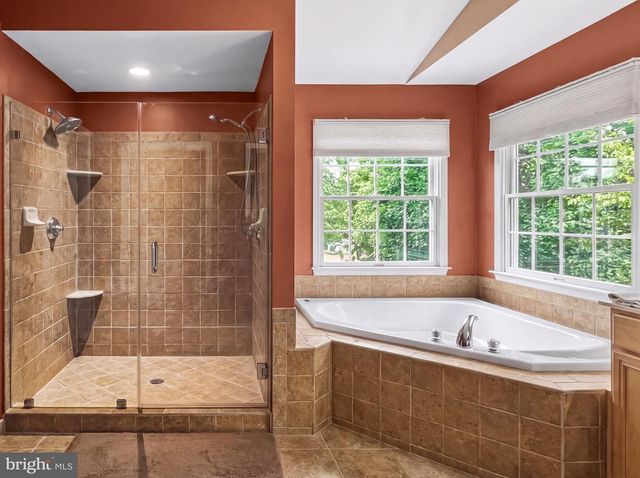 5777 WATERLOO BRIDGE CIR, Haymarket, VA 20169