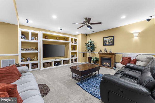 5777 WATERLOO BRIDGE CIR, Haymarket, VA 20169
