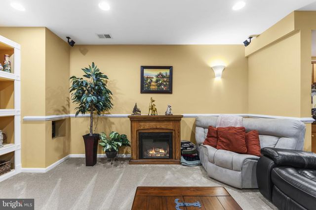 5777 WATERLOO BRIDGE CIR, Haymarket, VA 20169