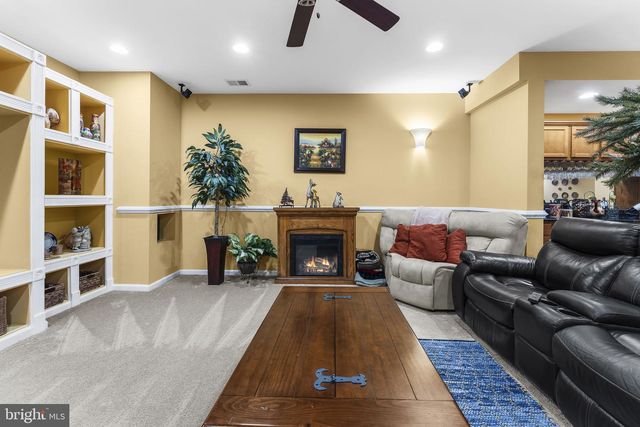 5777 WATERLOO BRIDGE CIR, Haymarket, VA 20169