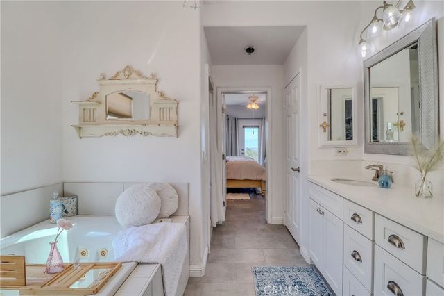 20948 Onaknoll Drive, Lake Mathews, CA 92570