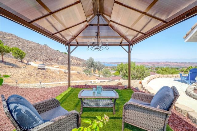 20948 Onaknoll Drive, Lake Mathews, CA 92570