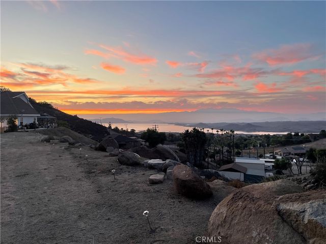 20948 Onaknoll Drive, Lake Mathews, CA 92570