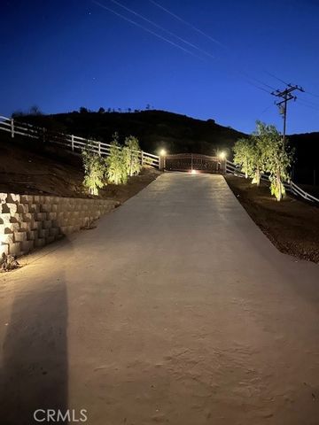 20948 Onaknoll Drive, Lake Mathews, CA 92570