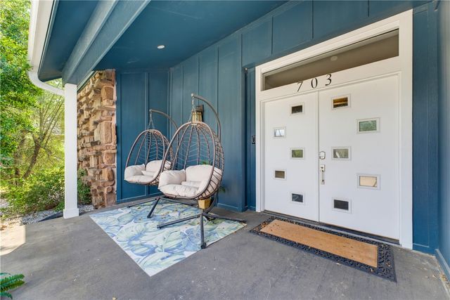 703 Bella Vista Road, Bentonville, AR 72712
