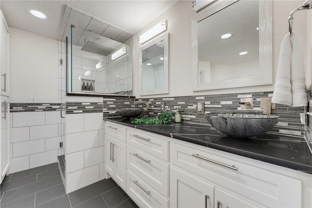 703 Bella Vista Road, Bentonville, AR 72712