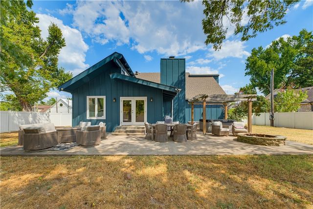 703 Bella Vista Road, Bentonville, AR 72712