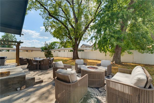 703 Bella Vista Road, Bentonville, AR 72712