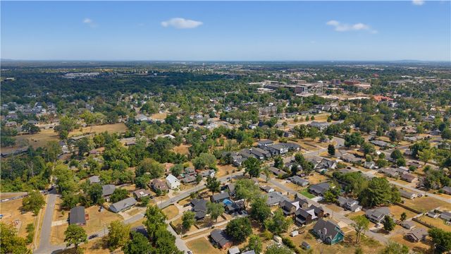 703 Bella Vista Road, Bentonville, AR 72712