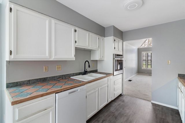 8487 BERGEN CV, Cordova, TN 38018