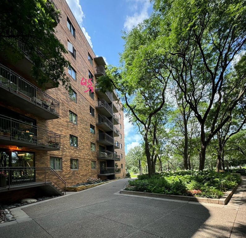210 W Grant Street 615, Minneapolis, MN 55403 — photo 2