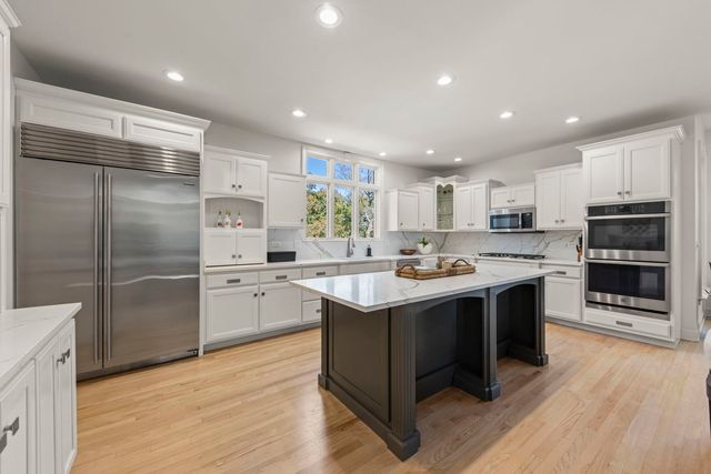 26 N Julian Street, Naperville, IL 60540