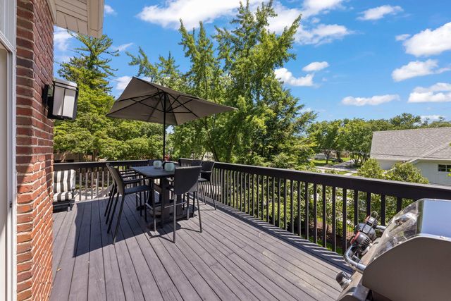 26 N Julian Street, Naperville, IL 60540