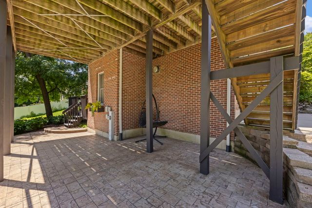 26 N Julian Street, Naperville, IL 60540