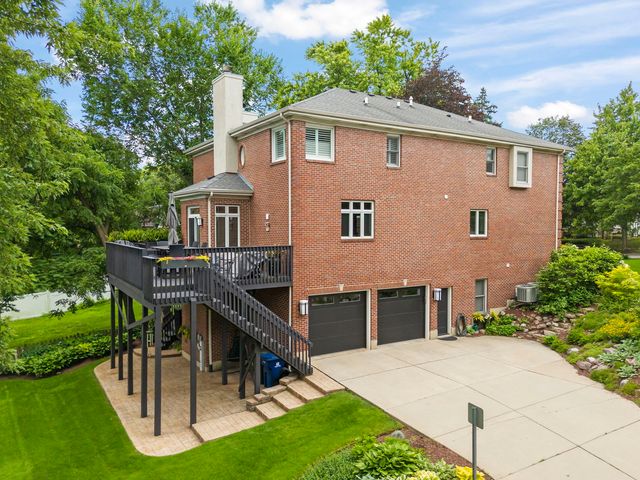 26 N Julian Street, Naperville, IL 60540