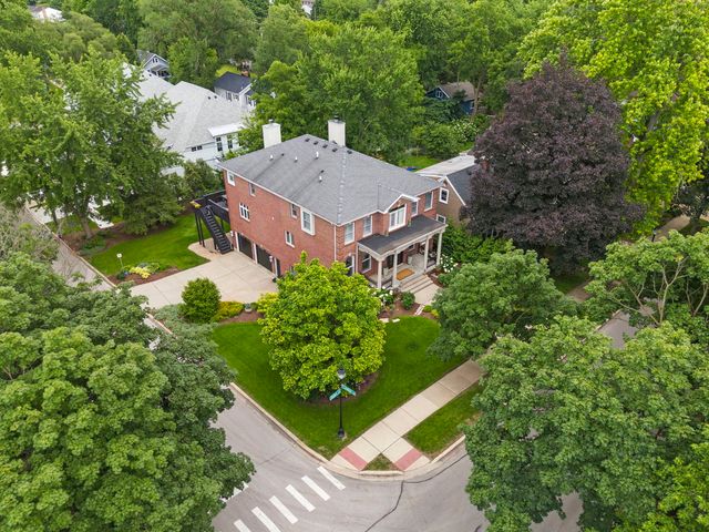 26 N Julian Street, Naperville, IL 60540