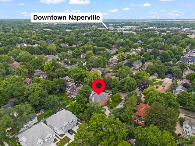 26 N Julian Street, Naperville, IL 60540