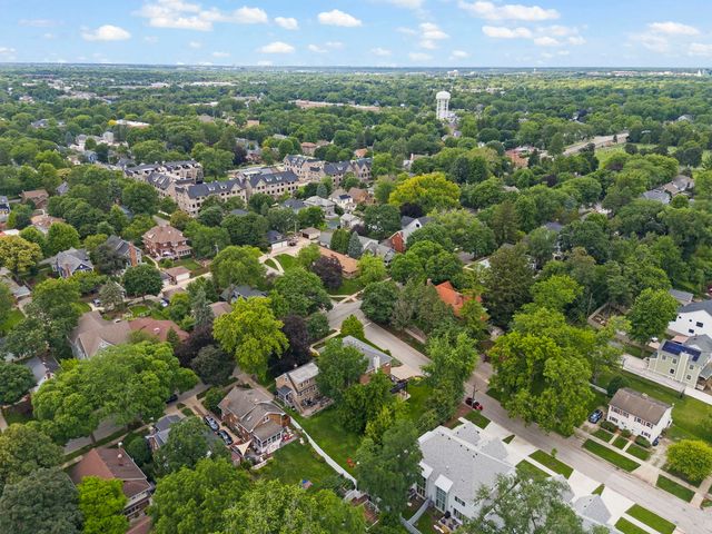 26 N Julian Street, Naperville, IL 60540