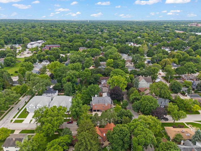 26 N Julian Street, Naperville, IL 60540
