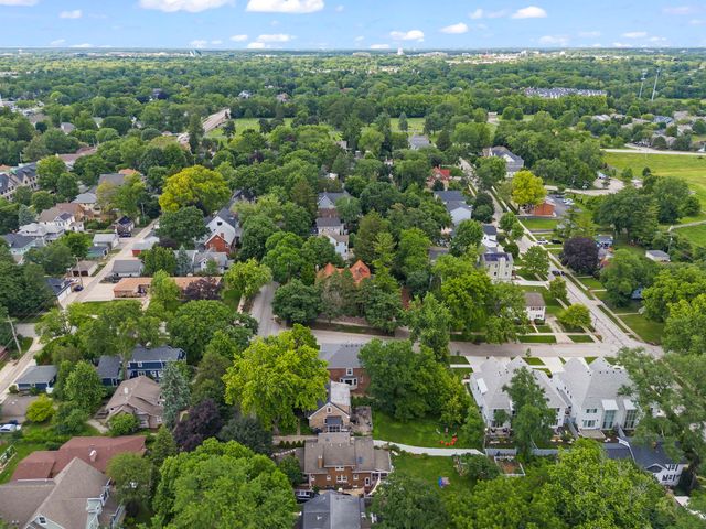 26 N Julian Street, Naperville, IL 60540