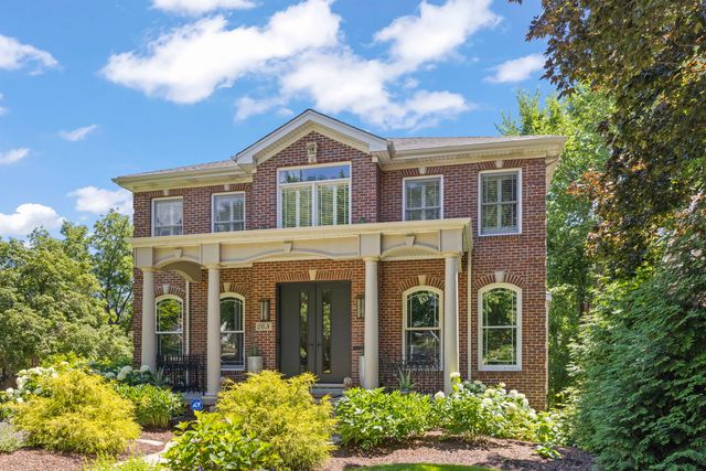 26 N Julian Street, Naperville, IL 60540