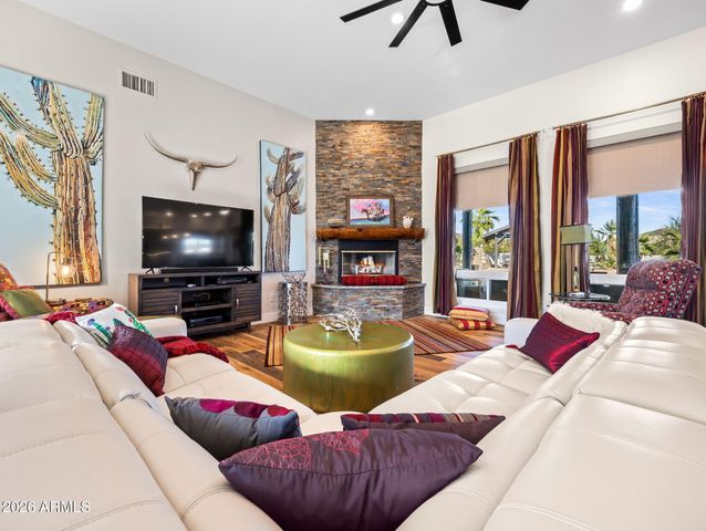 38313 N 17TH Way, Phoenix, AZ 85086